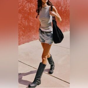 We The Free Women’s Distressed Raw Hem Blue Denim Shorts 24